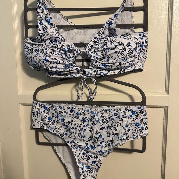 SHEIN Blue Floral Bikini Set - Picture 1 of 4